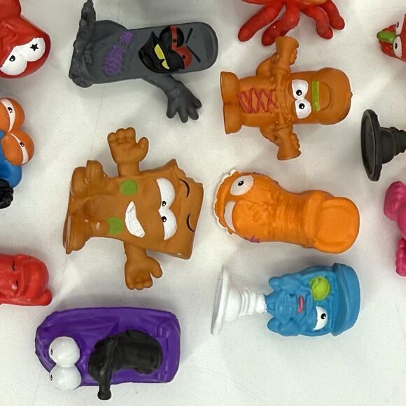 50 PIECES ZURU SMASHERS? COLLECTIBLES MIXED LOT - Picture 5 of 16
